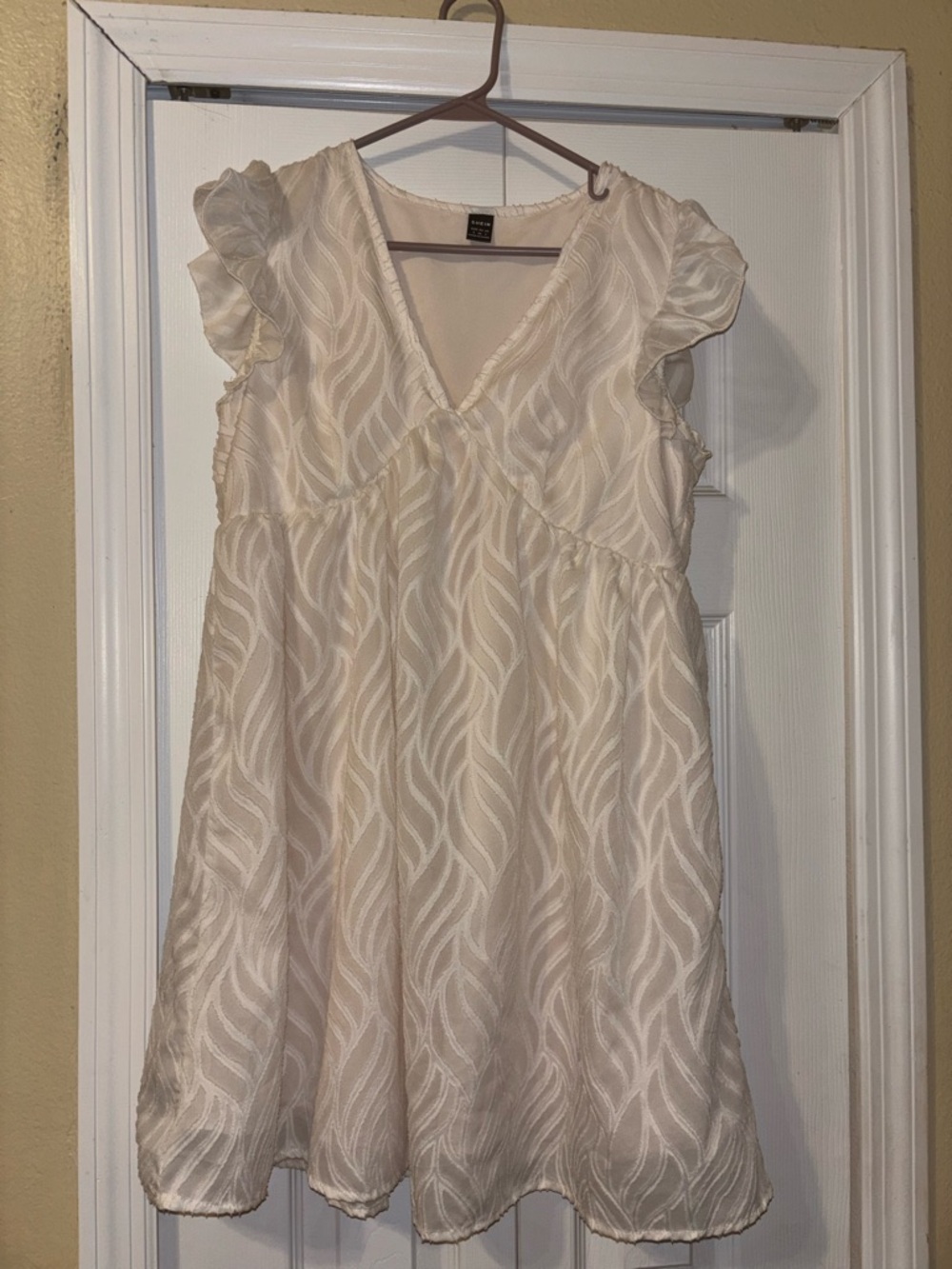 SHEIN Frenchy V-Neck Flying Sleeve Dress